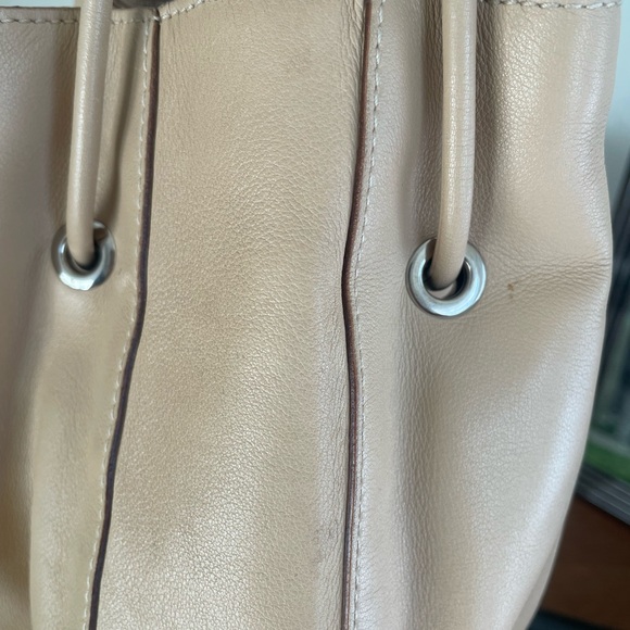 Gucci Beige Leather Shoulder Bag - Picture 11 of 16